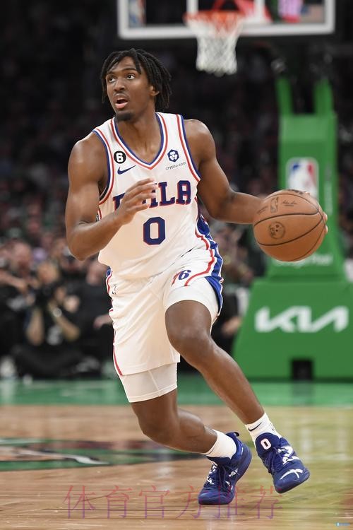 全明星首发！马克西全场24中12，砍下29分4篮板8助攻8抢断